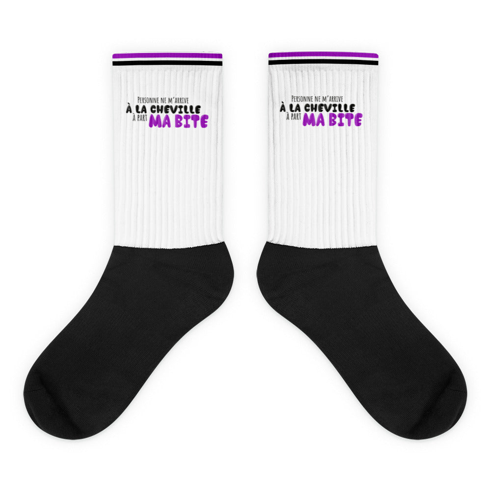 Joyeux Halloween avec des chaussures violettes | Vecteur Gratuite Joyeux Halloween avec des chaussures violettes | Vecteur Gratuite
