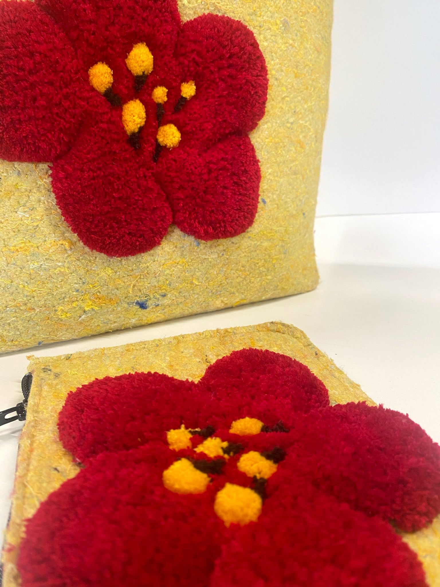 Colchiques dans les près - Sac et pochette - Upcycling en tufting