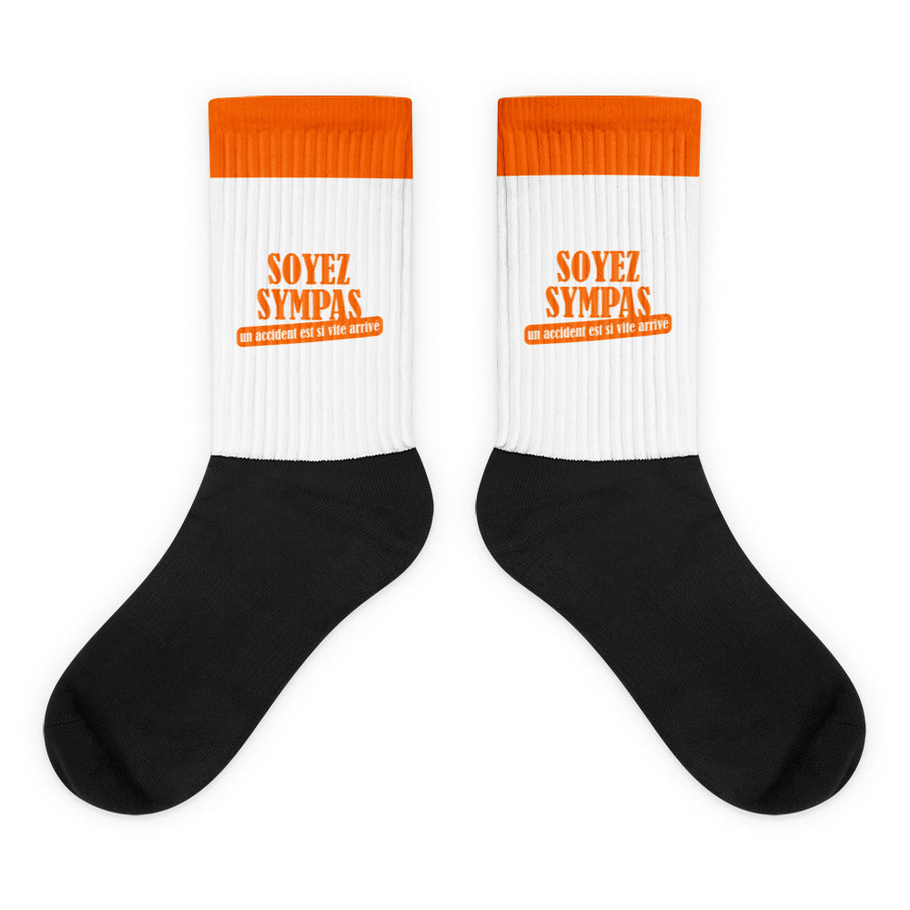 soyez-sympa-accident-vite-arrive-chaussettes-personnalise-face